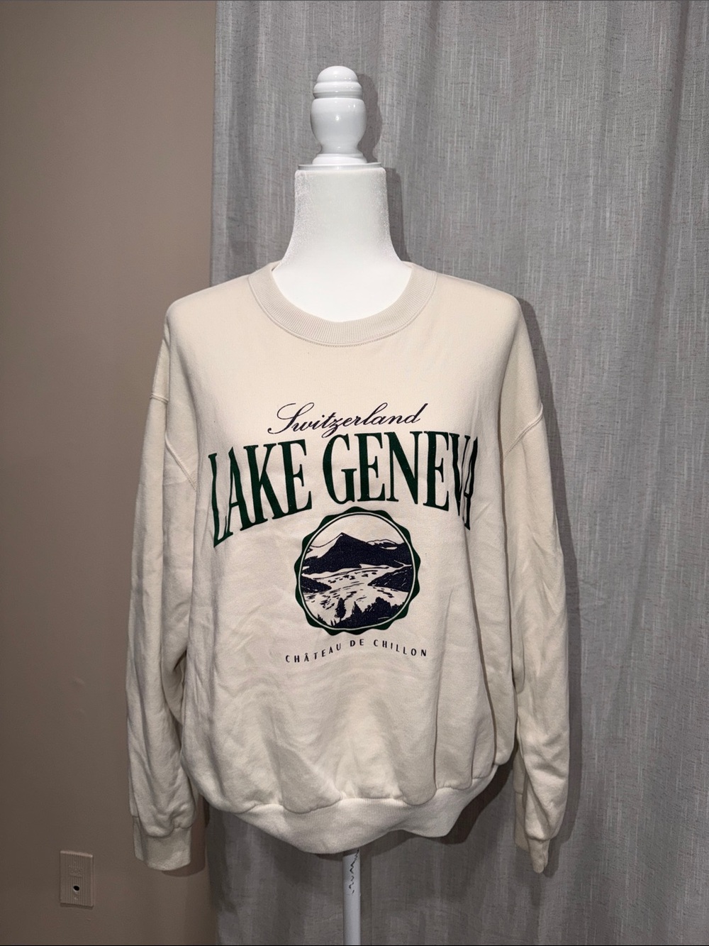 Hollister Lake Geneva Crewneck Sweatshirt - Cream with Green Print
